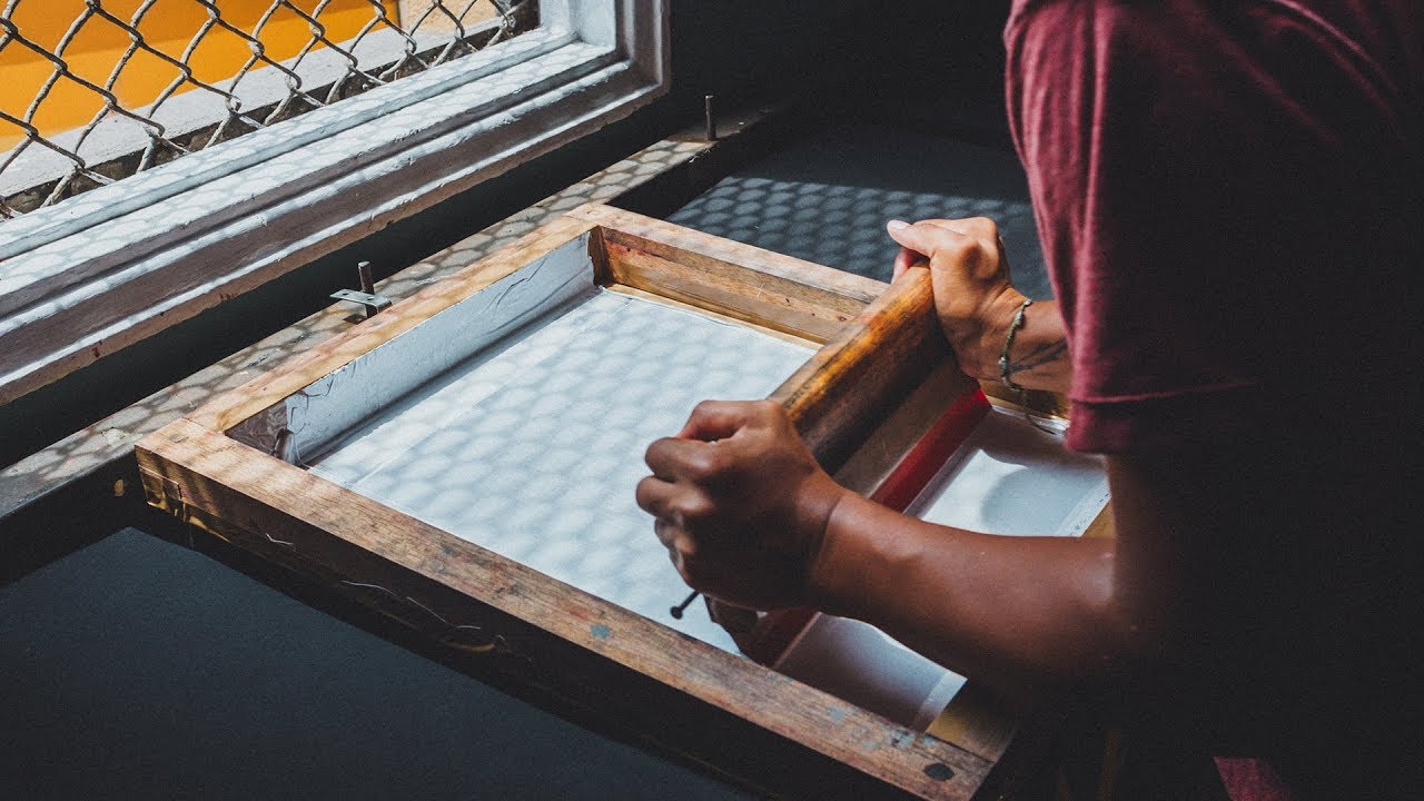 DTG Printing VS Screen Printing (Which one is better?)