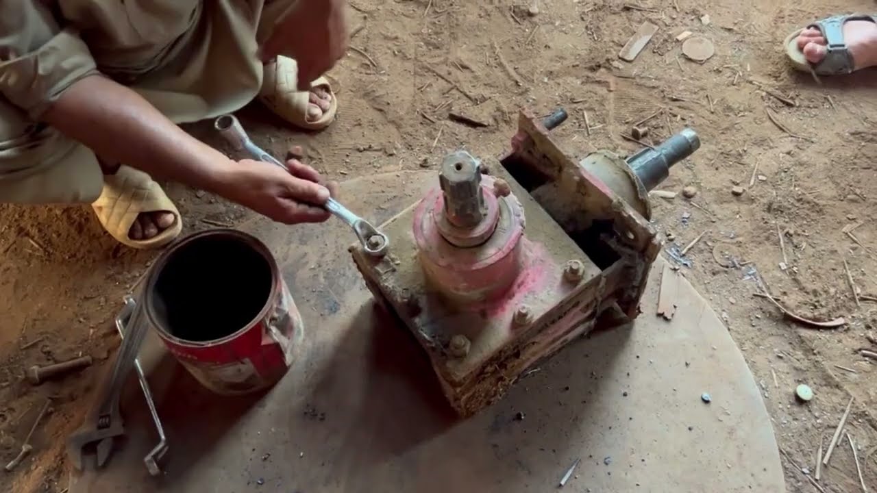 Wonderful Process Of Restoration Old Model Grass Cutter Gearbox And Tube well Brash & Fodder Cutter