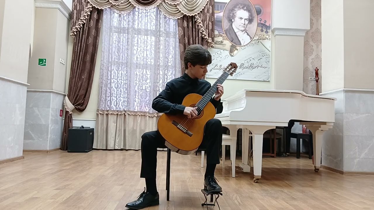Фернандо Сор «Менует» — Вінніченко Максим (13 років)