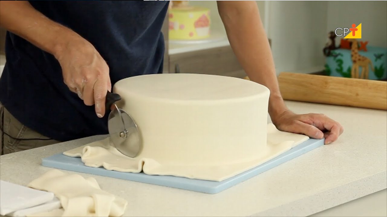 Como Cobrir o Bolo Com Pasta Americana - Curso a Distância Avançado  de Decoração de Bolos