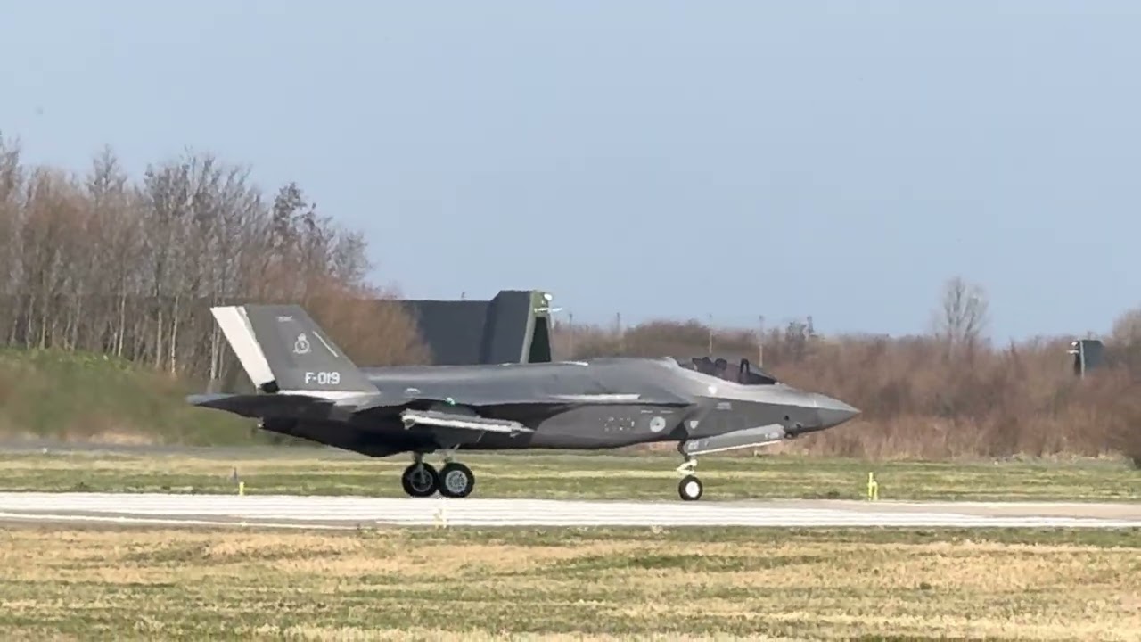 F35 take off