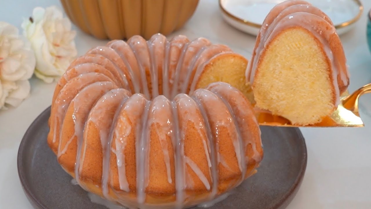 EASY 7UP BUNDT CAKE