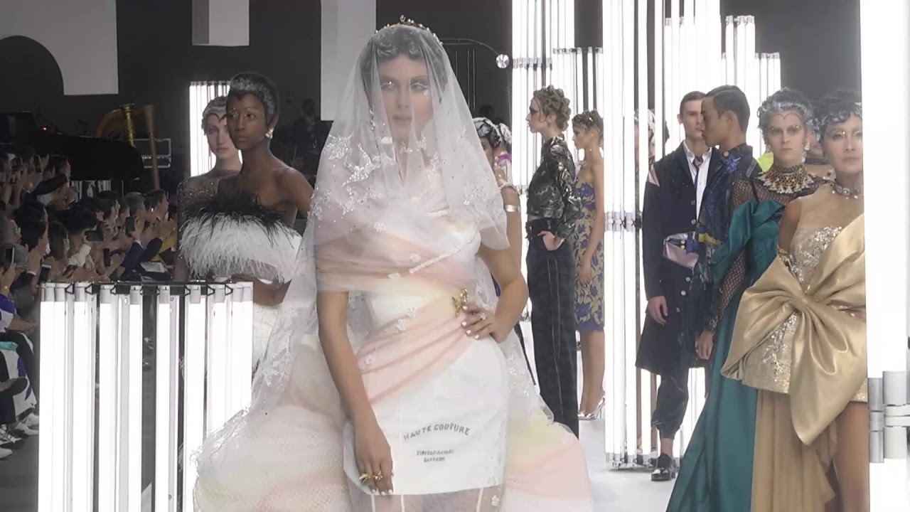 15th Year Anniversary SIRIVANNAVARI BANGKOK Spring-Summer 2020 fashion show