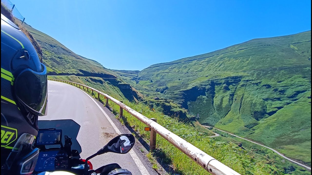 Un paseo por las montañas de una Cantabria Infinita, subidos en la BMW S1000XR