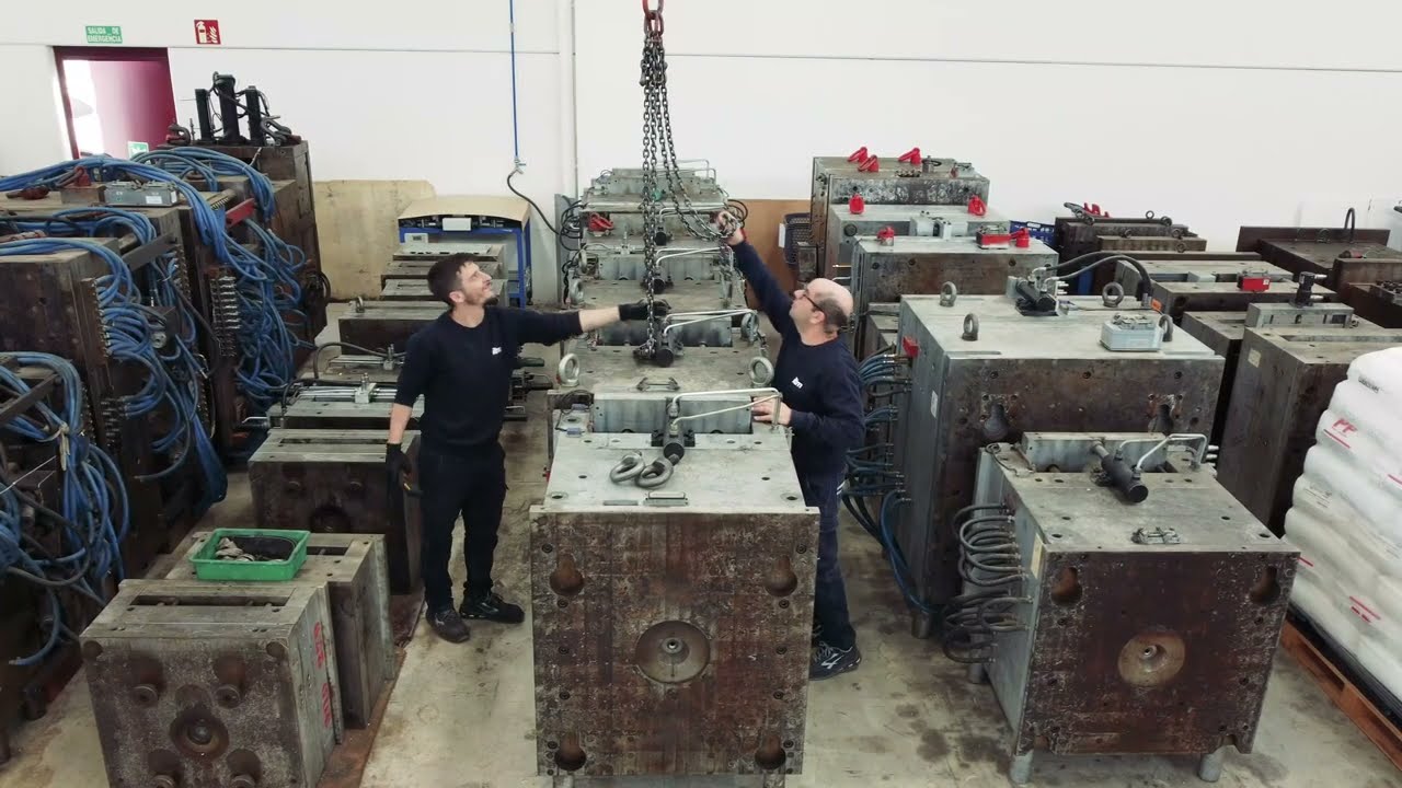 ITM · Fabricación del carro de supermercado de plástico