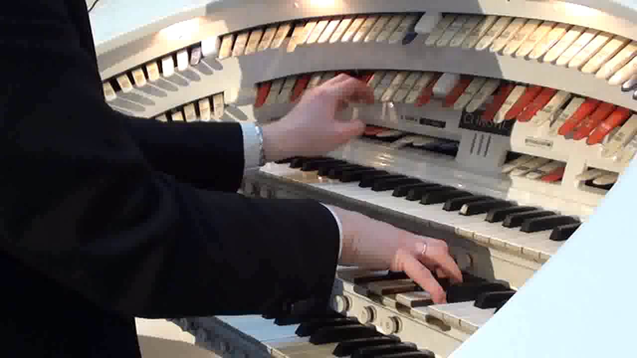 Medley of Romantic Songs played on a Christie theatre/cinema pipe organ