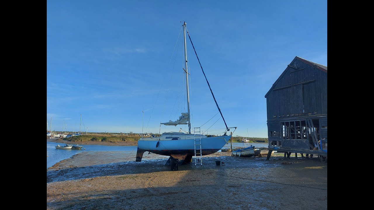 CURLEW  ( Sadler 25 bilge keel sail boat)