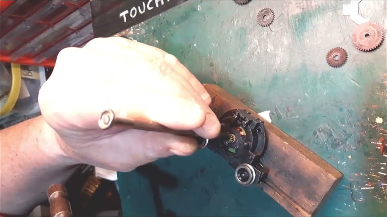 Touching Trains 4  Hornby 225 motor repair