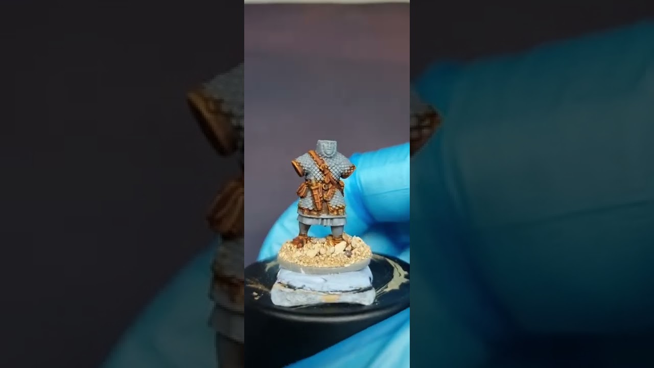 How to paint leather on 28mm miniatures. ( The easy way. )