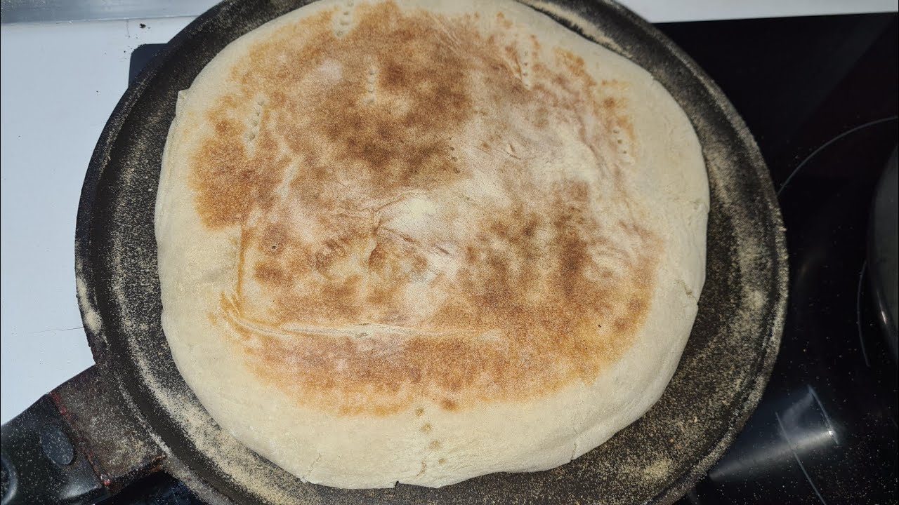 Pain à la poêle(pain marocain matlou3) tajine (aux cœur d'artichauts)(مطلوع)طجين الحم بلقوق وجلبنة