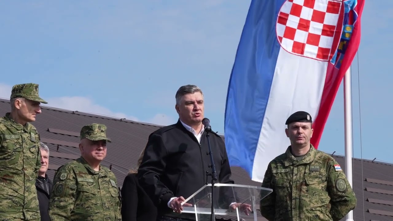 Predsjednik Milanović na prisegi ročnika na temeljnom vojnom osposobljavanju u Slunju