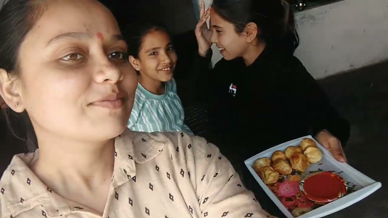 Hm gaye bua ji ghr meng mitai lekar 💓