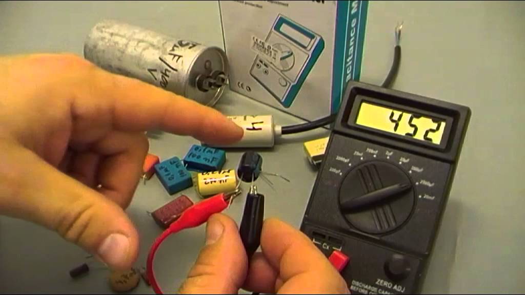 CNdirect   CAPACITANCE METER CM-7115A  Uso del aparato.