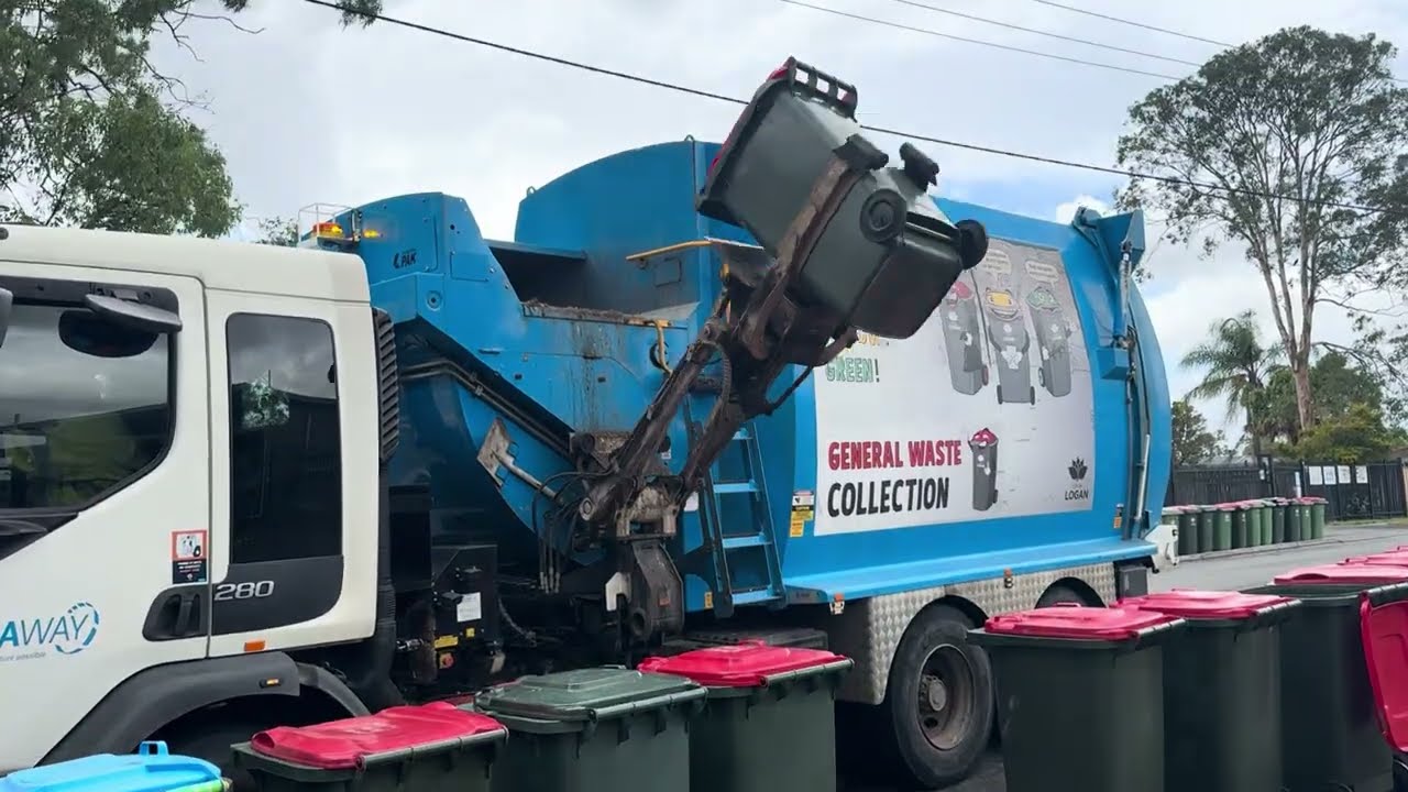Logan Garbage - 1493 Collecting Bin Lines