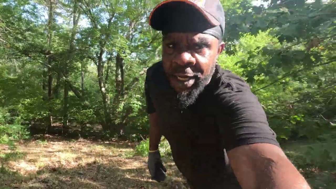 Drew lifestyle TV doing some yard work @Worcesterfoodtv @DjFreshhDon@artifaktstudios  