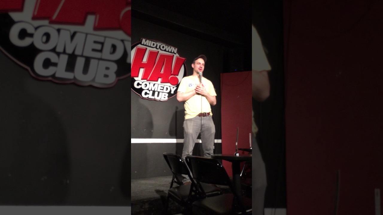 New York: Stand up Comedian Craig Fox HA! HA! Midtown Comedy Club Live FUNNY