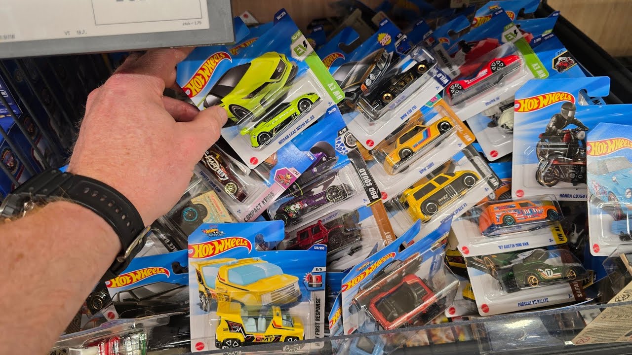 Happy with the leftovers! Checking the Lidl for Hot Wheels. Diecast Hunting in Europe!