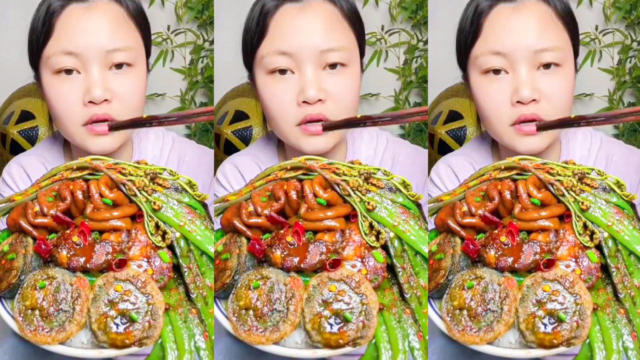 Let’s Eat with Jin – Enjoy Eating Spicy Pork Intestine | Rural Food Eating Show