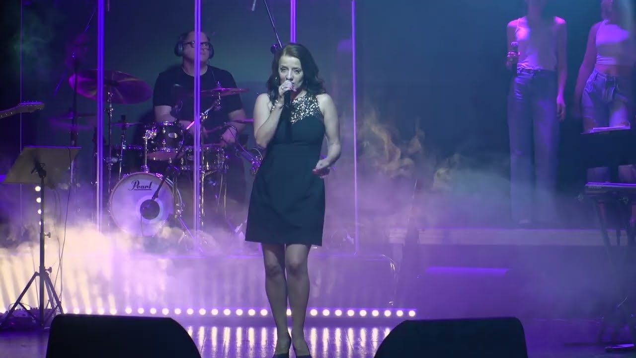Aleksandra Dziki - Man! I Feel Like A Woman! (Shania Twain cover)