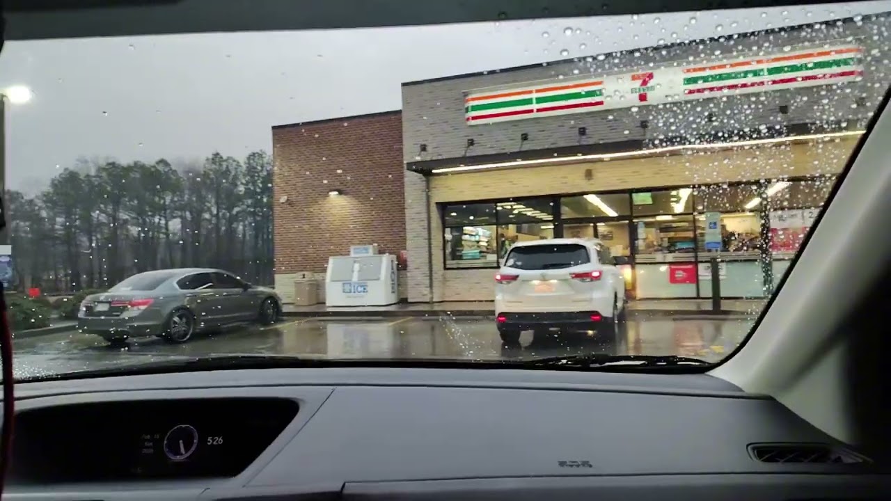 Rainy Sunday Going Out to Dinner! It's Rainy and Cold Out here! #foodie #restaurantvlog #localfood