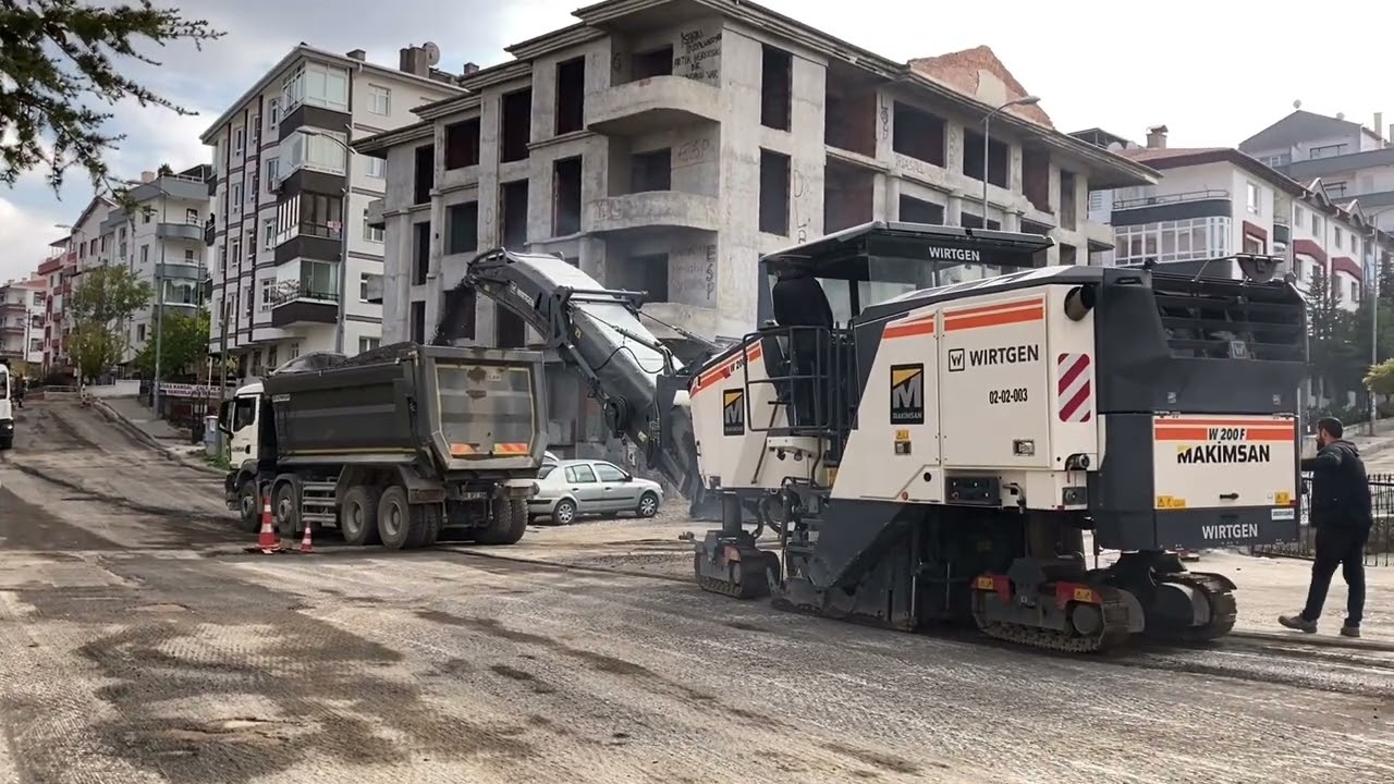 WIRTGEN W 200 F & V&Ouml;GELE SUPER 1900-2