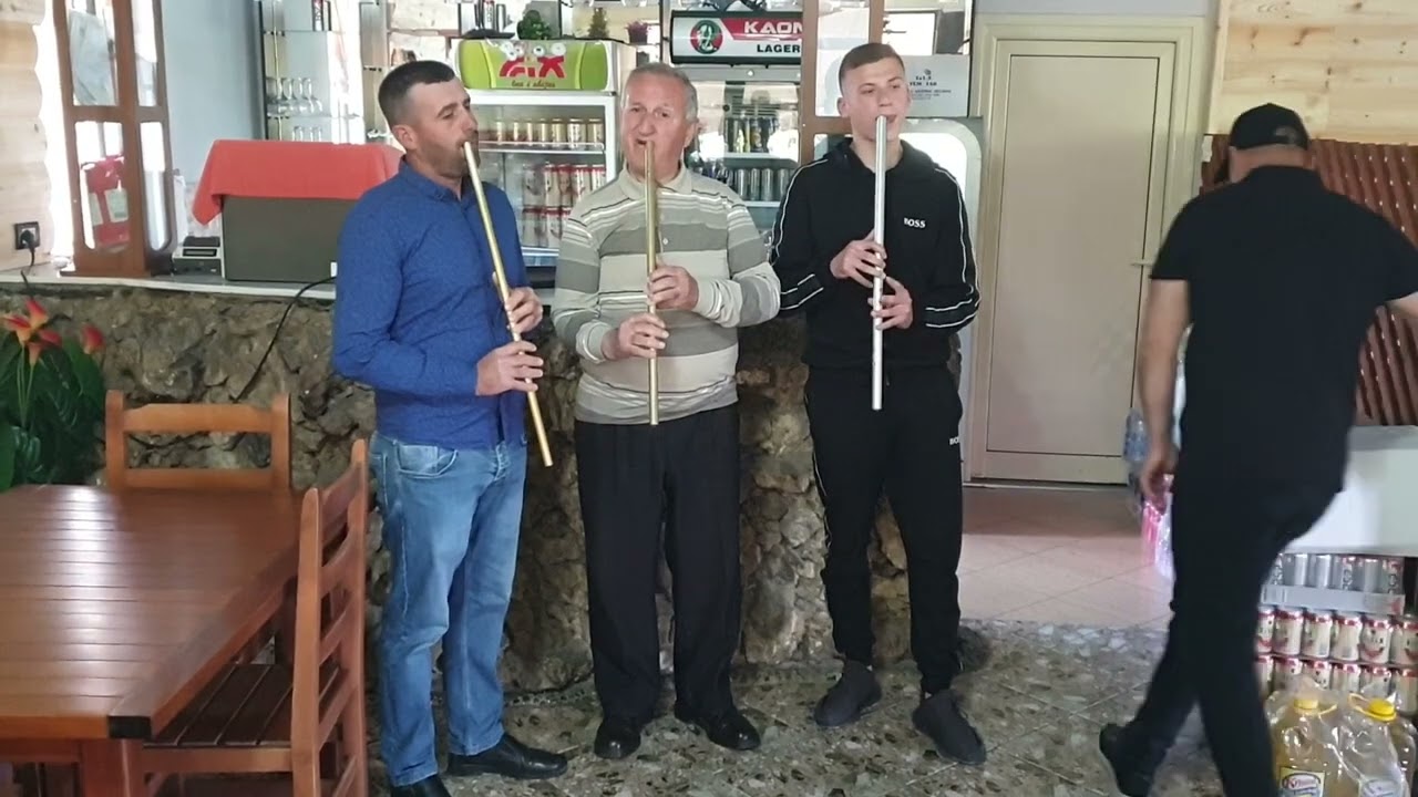 Melodi me fyell tre brezat Muharrem Ramaj, Viktor Sulaj, Levin Alia