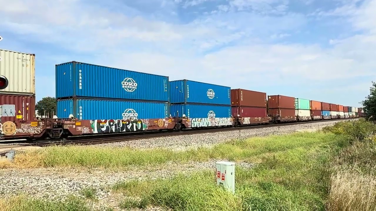 Edelstein Illinois 9-22-2025 1:48pm westbound intermodal.