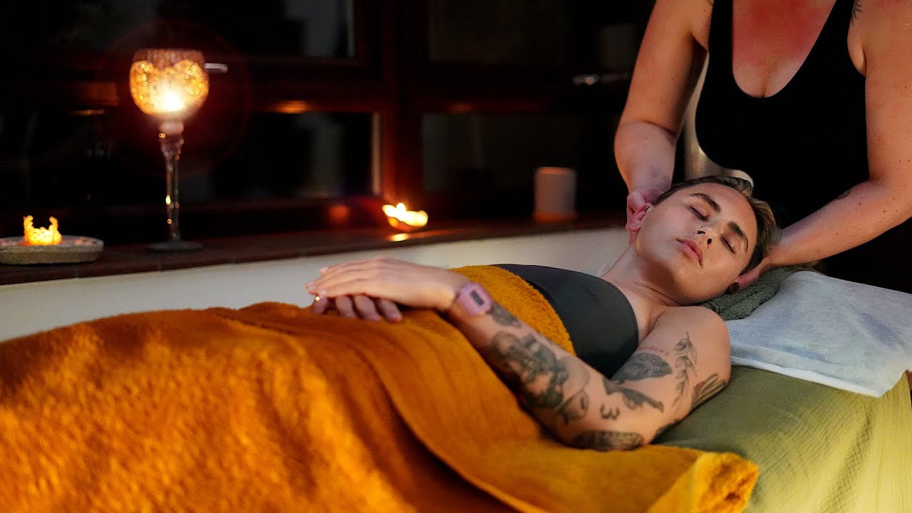 Dreamy night time Indian head & body massage treatment