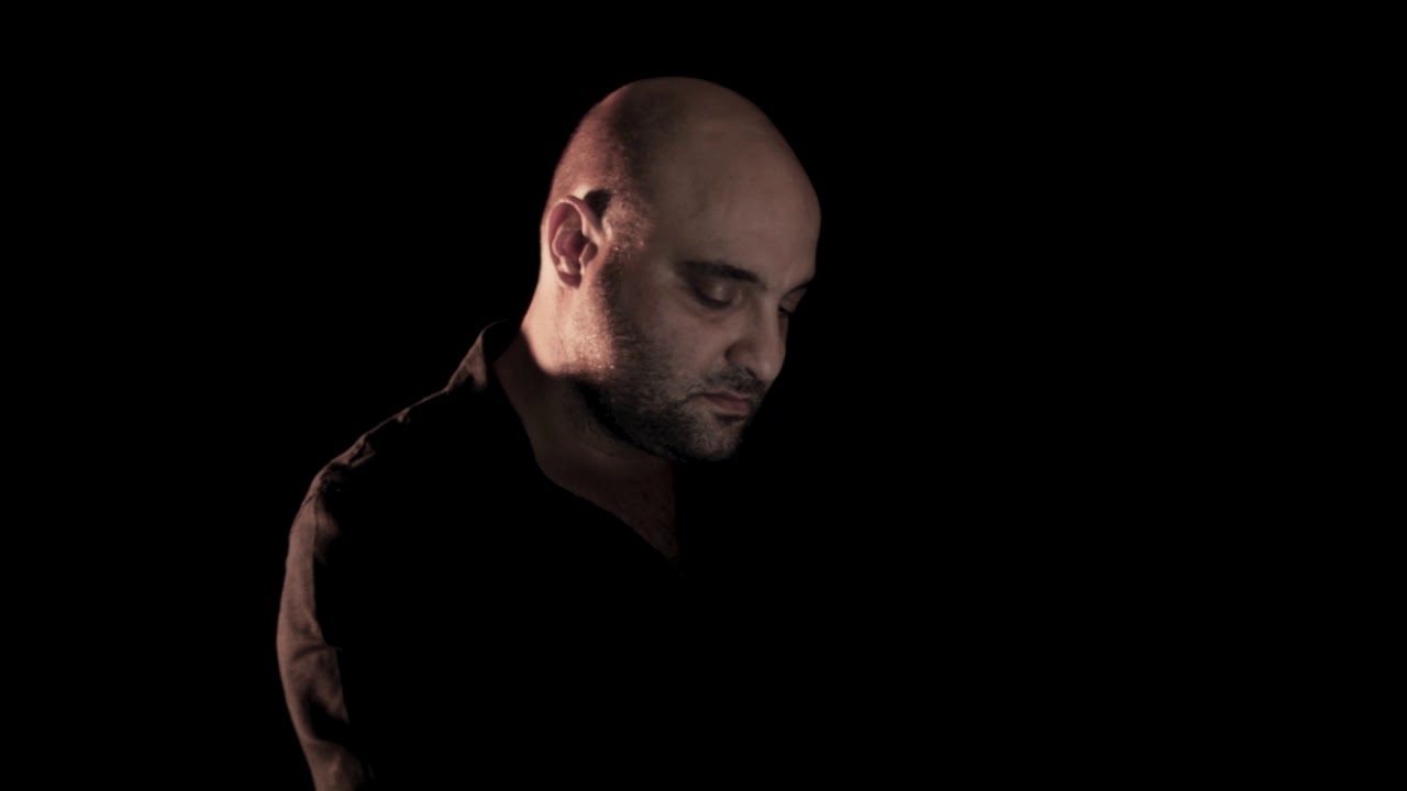Sezen Aksu - Gülümse