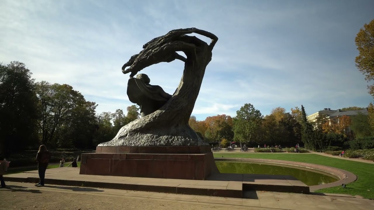 Royal Baths and Park - Warsaw - autumn walk for relaxation and exploration. Łazienki Królewskie