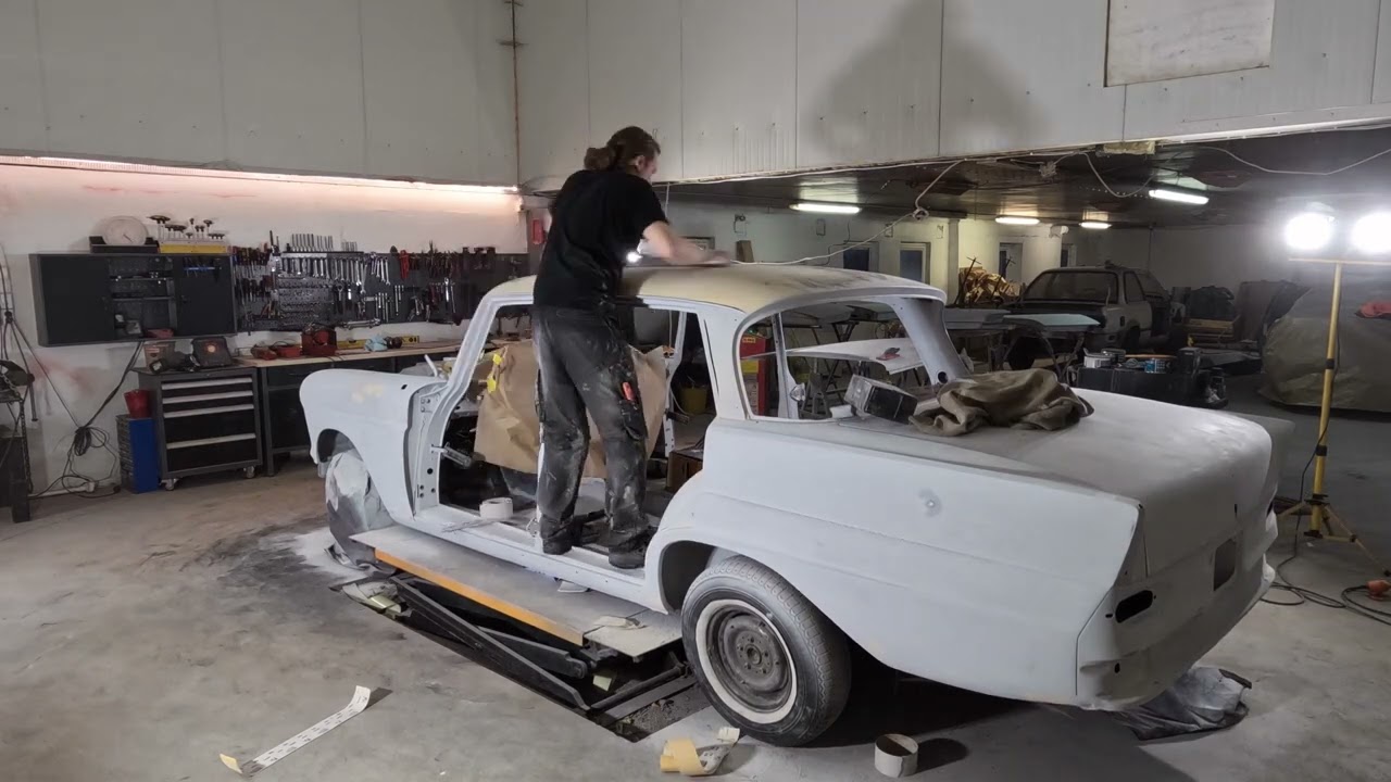 Mercedes benz 190Dc W110 complete paint job timelapse