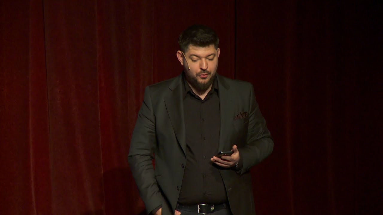 Cine sunt supereroii de astăzi? | Doru Pelivan | TEDxT&acirc;rguMureș