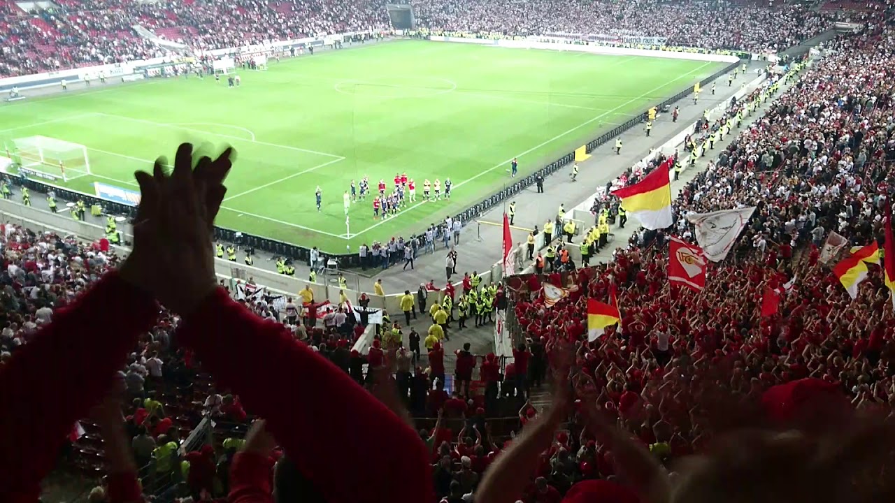 Union-Block feiert die Eisernen | Bundesliga-Relegation VfB Stuttgart - 1. FC Union Berlin