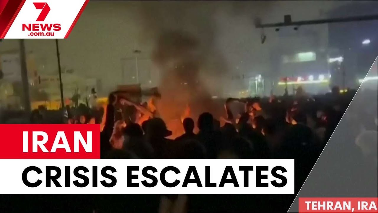Trump threatens tariffs and strikes over Iran protests | 7NEWS