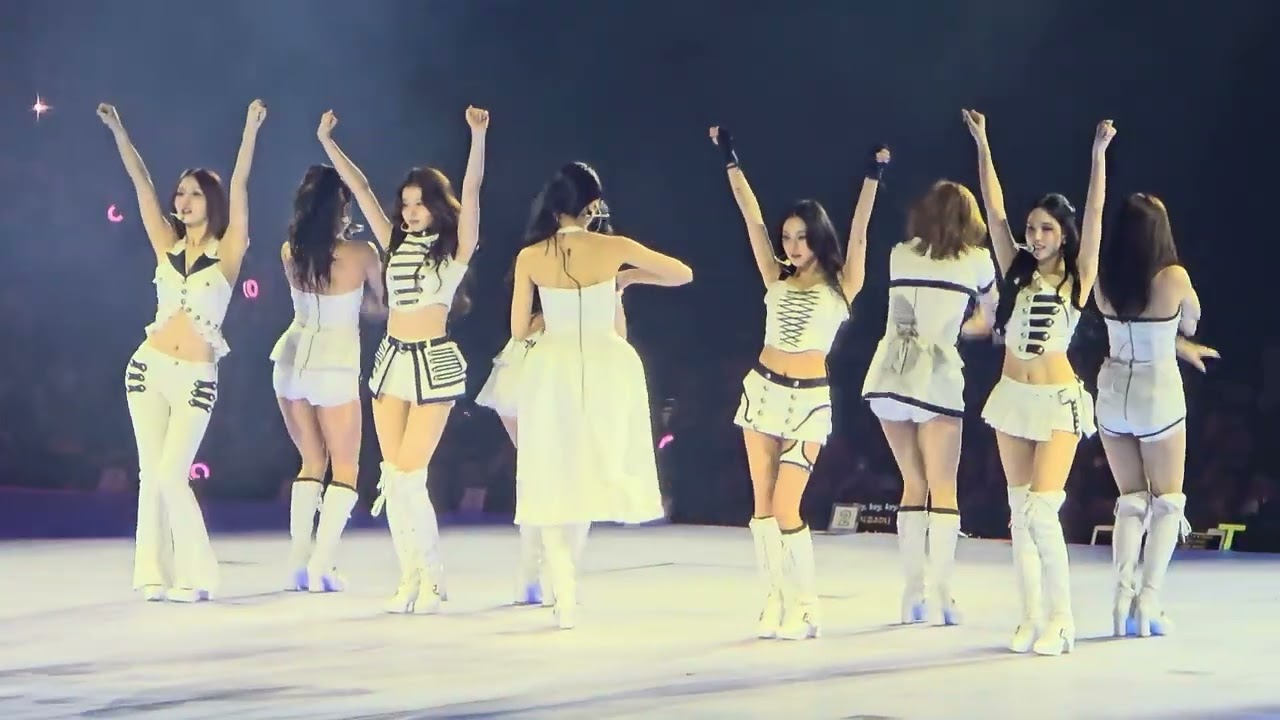 260110 TWICE (트와이스) This is for world tour Vancouver - This is for