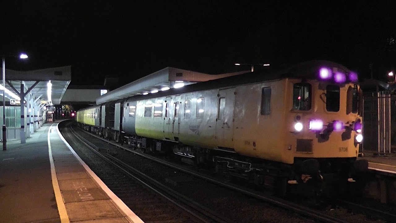 (HD) Network Rail 31233 on the Structure Gauging Train at Sevenoaks - 14/5/12