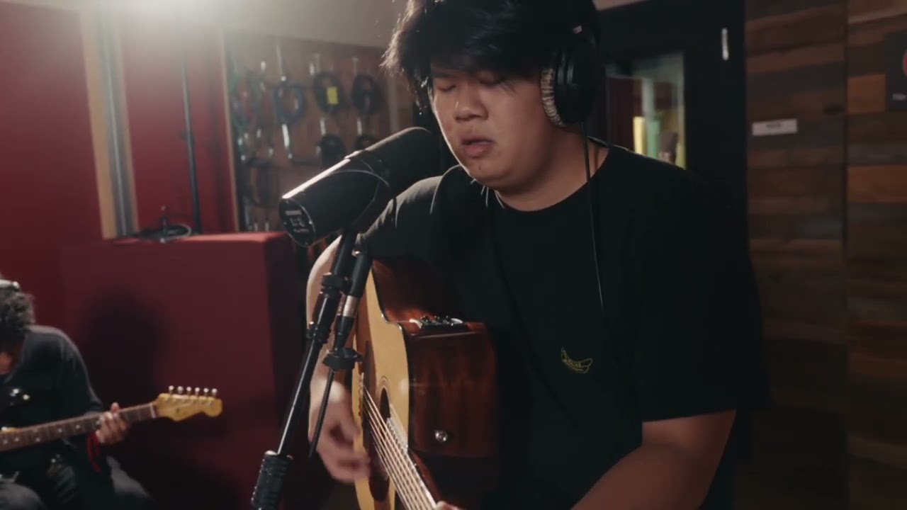 Tom Huangpu - apathetic (Live Performance)