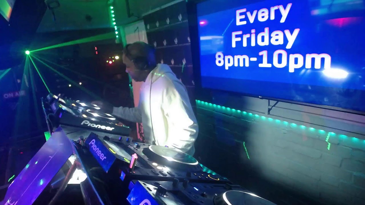 DR ROBERTS  (JUNGLE D&B)