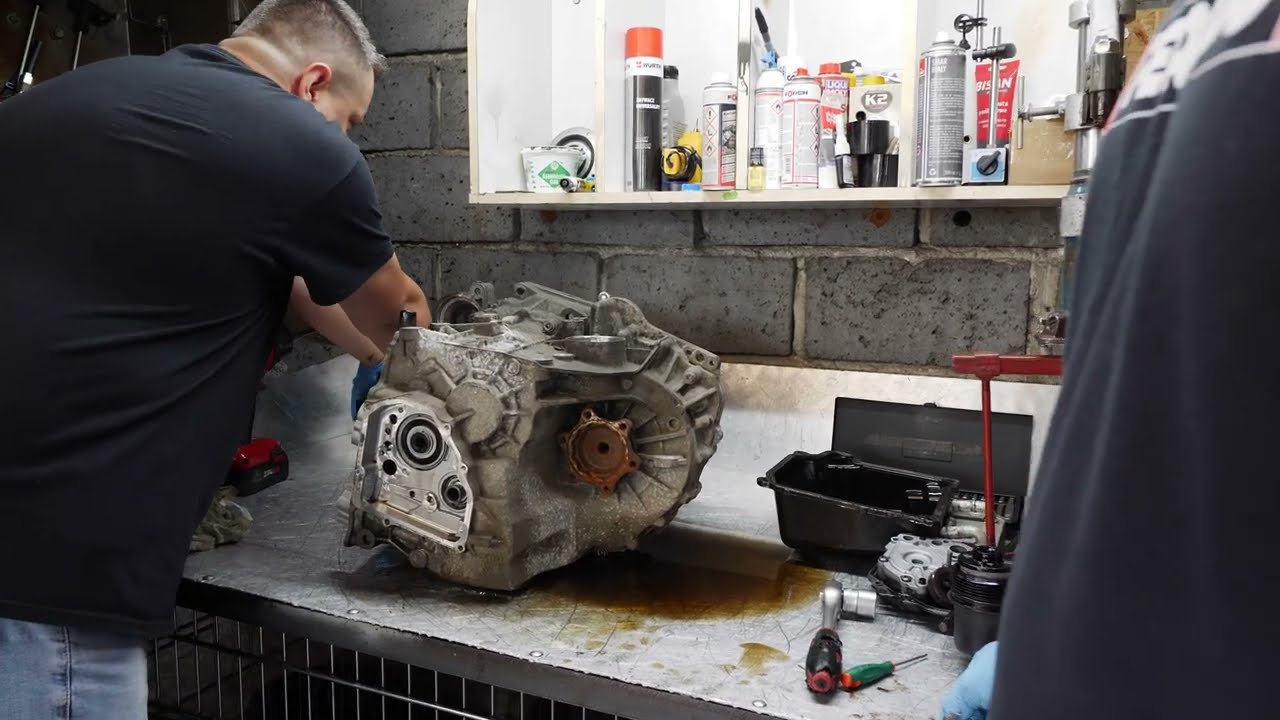 szukamy usterki w skrzyni automatycznej DSG DQ250...rozbiórka skrzyni KRKO PO KROKU...