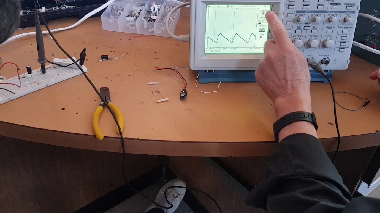 Pr&aacute;cticas El&eacute;ctrica onda triangular