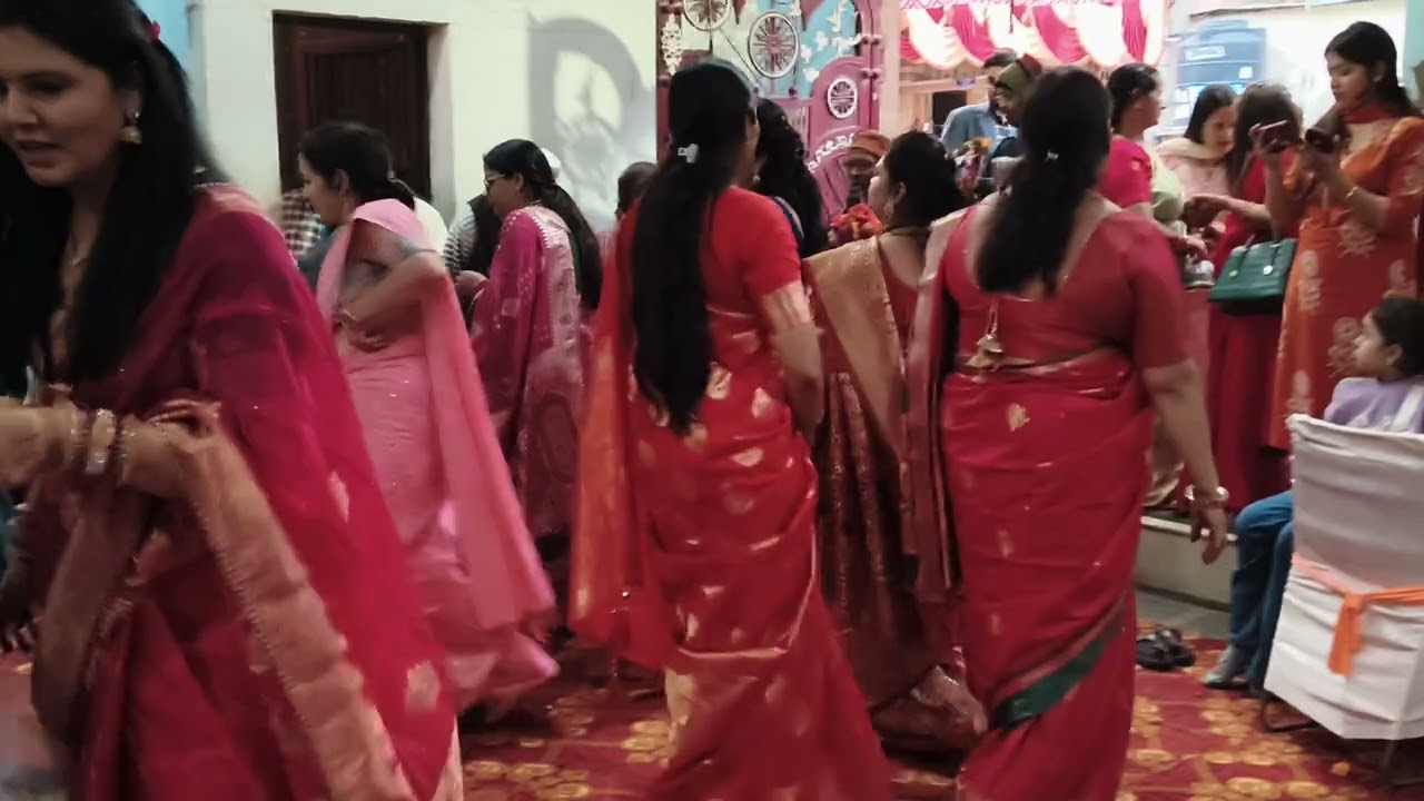 ढोल दामाऊ मैं थिरकती ब्यूटीफुल  लेडीग्रुप 😍😍👌