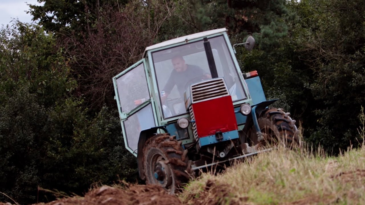 Zetor Crystal 8045 - jesenná orba