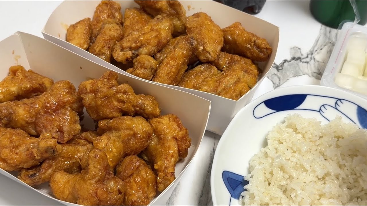 [vlog] 자취생의 먹부림과 롤체, 호식이치킨, 진돗개, 딸기케이크 | My Daily Routine, TFT, Fried Chicken, and My Dog