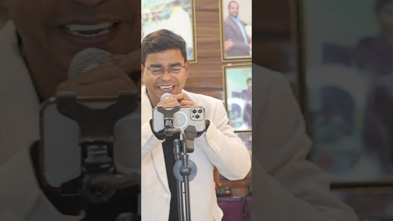 छलकाए जा आई आपकी जुल्फों के...