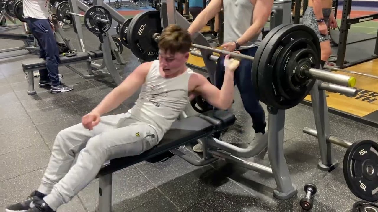 15 year old British kid bench presses 115kg/250lbs