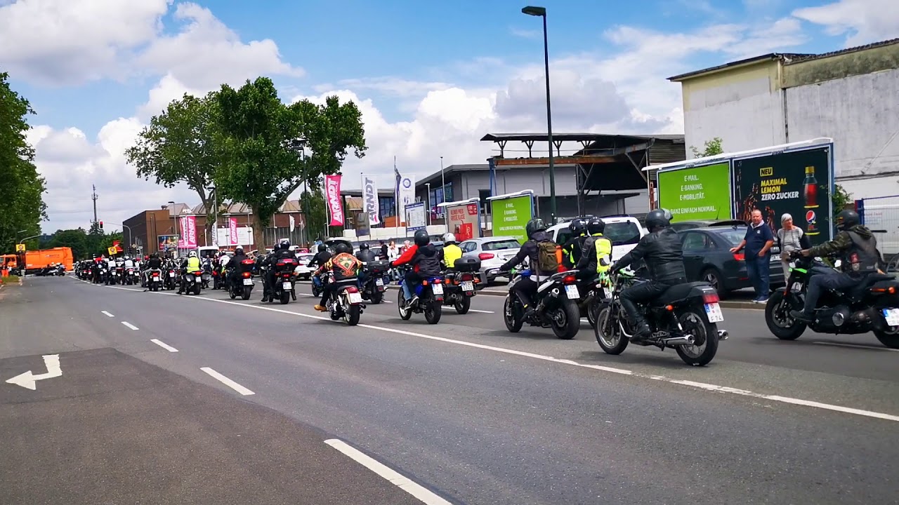 Biker4Kids Düsseldorf 2019 START in voller Länge Motorradkorso ca. 2000 Teilnehmer