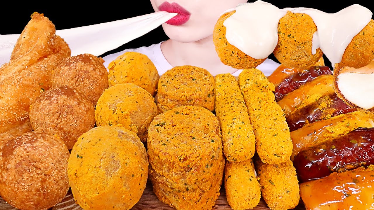 ASMR MUKBANG｜CHEESE BALL, CHEESE STICKS, MENBOSHA, TWISTED BREAD｜BHC 신메뉴 꽈배기 치즈볼 치즈스틱 멘보샤 소떡소떡 뿌링클먹방