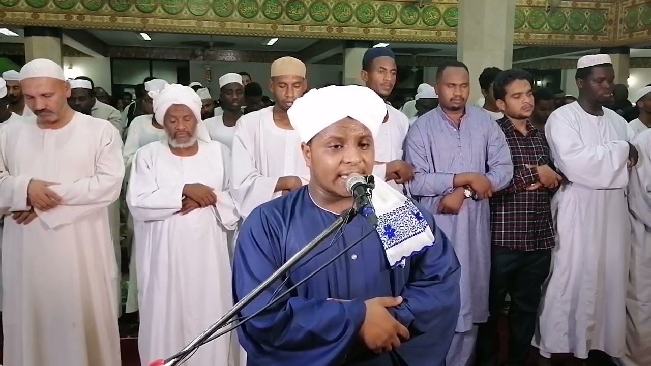 صلاة التهجد من مسجد سيدة سنهوري مع الشيخ المقرئ الزين محمد أحمد وآخرين 8 مايو 2021