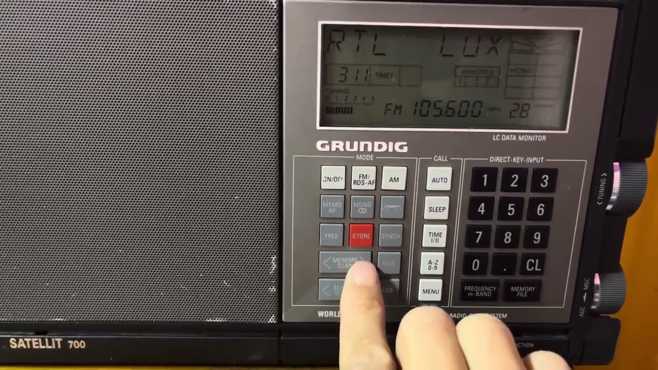 Grundig satellit 700