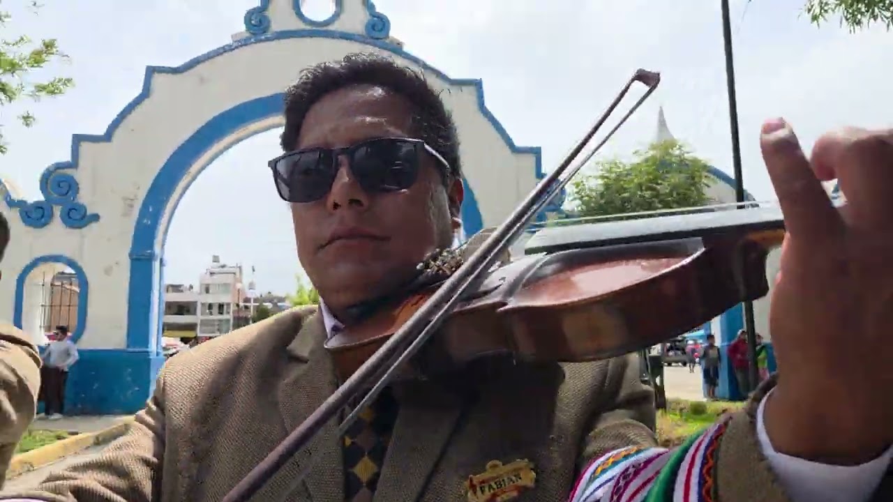 Traida del Barrio la Libertad,  Jauja. 2026. Edward Bonilla Pen̈a dancing and teaching 